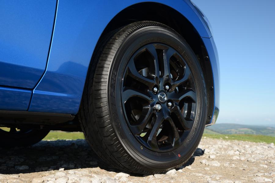 Колеса Mazda2 Black+ Edition 2018 года  (фото 4 из 9)